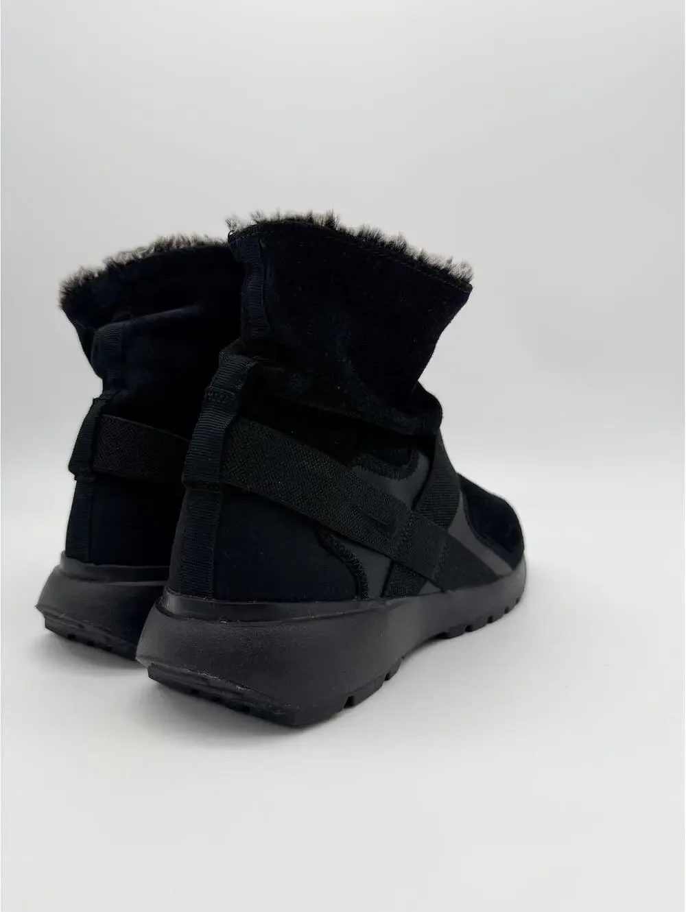 Nike Golkana Women's Winter Boot Triple Black Faux Fur Lined‎ Size 9